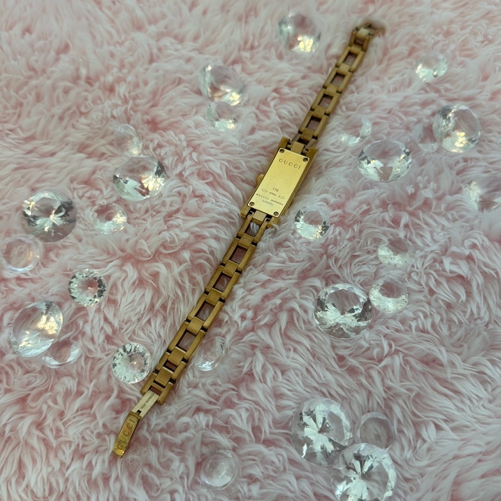 AUTHENTIC GUCCI Square Face Watch Ladies - Picture 3 of 8